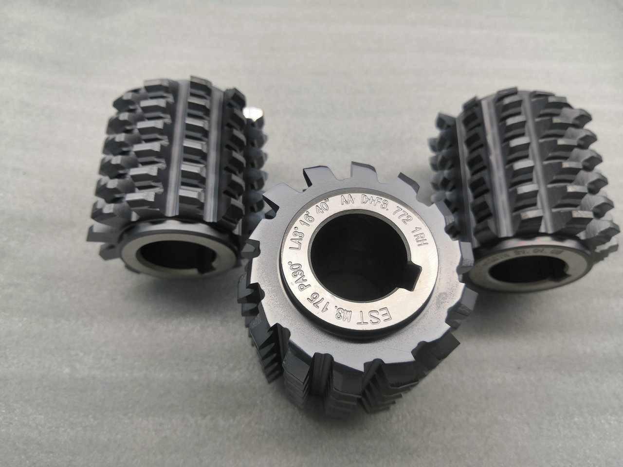 氮碳化钛（TICN)